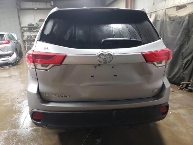 Photo 6 from auction – 2018 TOYOTA HIGHLANDER with VIN 5TDBZRFH3JS813153