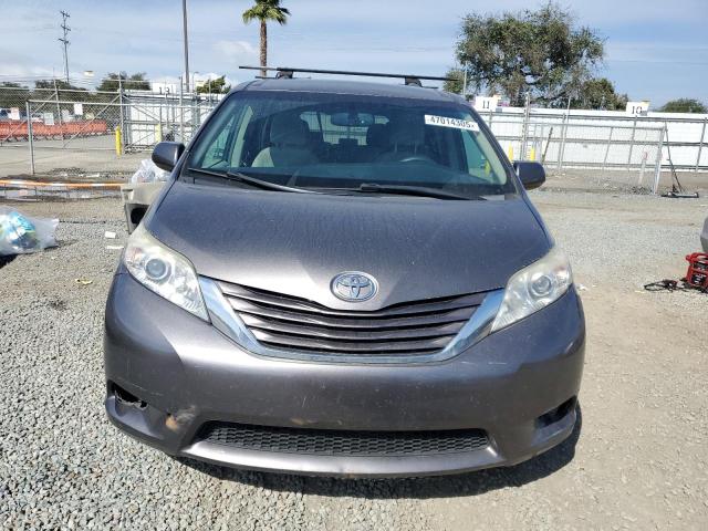 Photo 5 from auction – 2017 TOYOTA SIENNA LE with VIN 5TDJZ3DC0HS162025