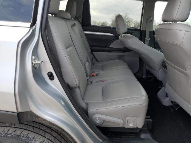 Photo 11 from auction – 2017 TOYOTA HIGHLANDER with VIN 5TDJZRFH3HS521587