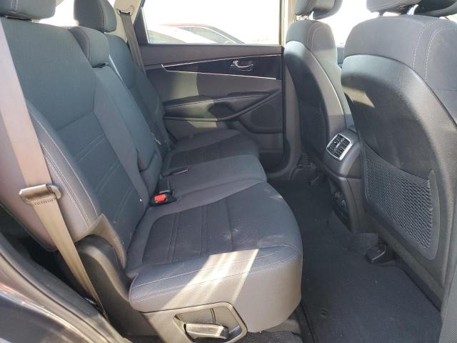 Photo 11 from auction – 2016 KIA SORENTO LX with VIN 5XYPG4A38GG170735