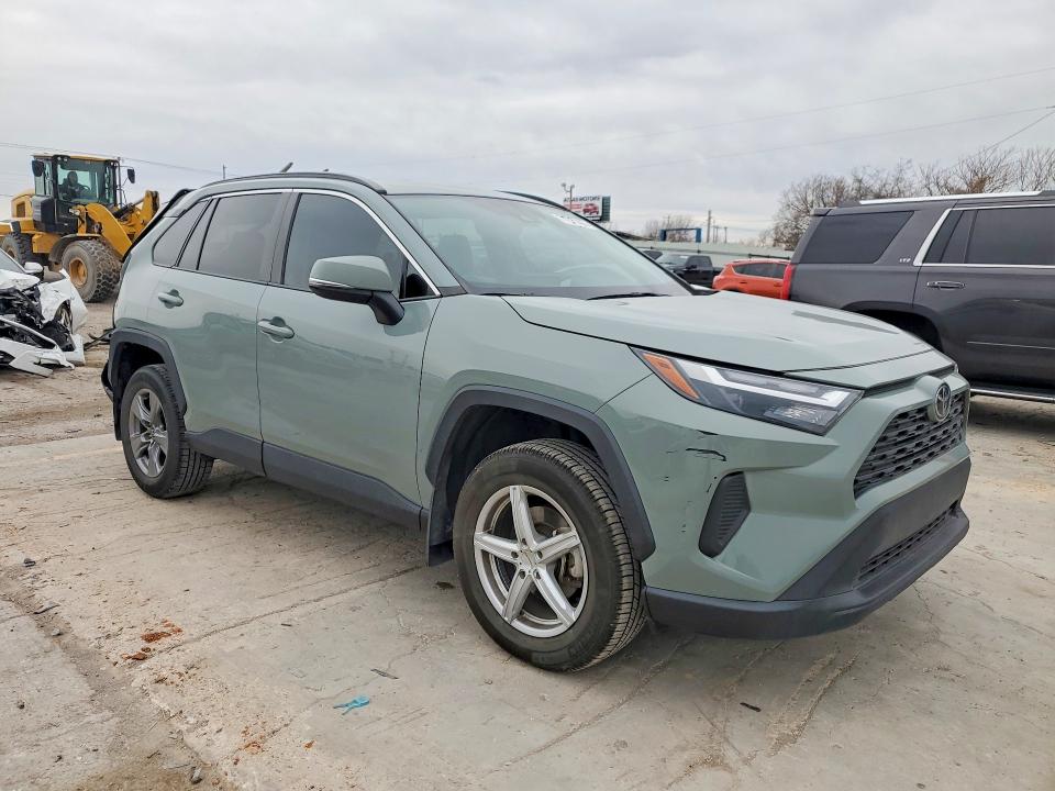Photo 4 from auction – 2022 TOYOTA RAV4 with VIN 2T3W1RFV2NW201187