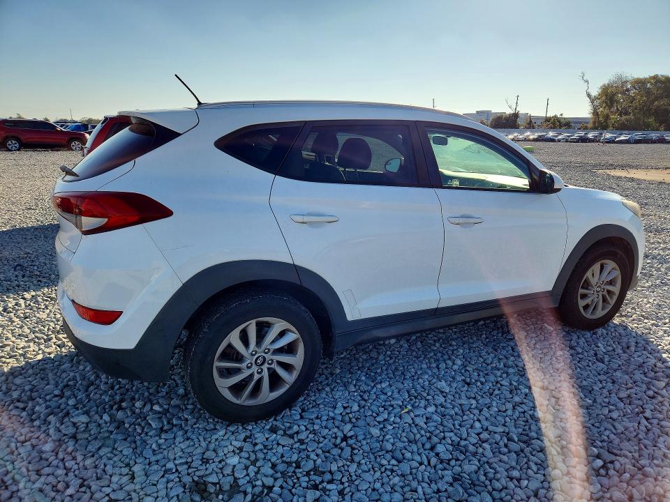 Photo 3 from auction – 2016 HYUNDAI TUCSON LIM with VIN KM8J33A4XGU092151