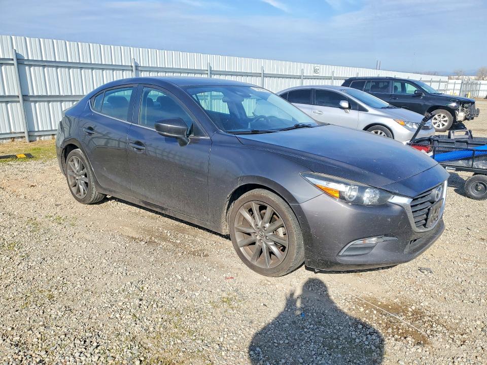 Photo 4 from auction – 2018 MAZDA 3 TOURING with VIN 3MZBN1V30JM191787
