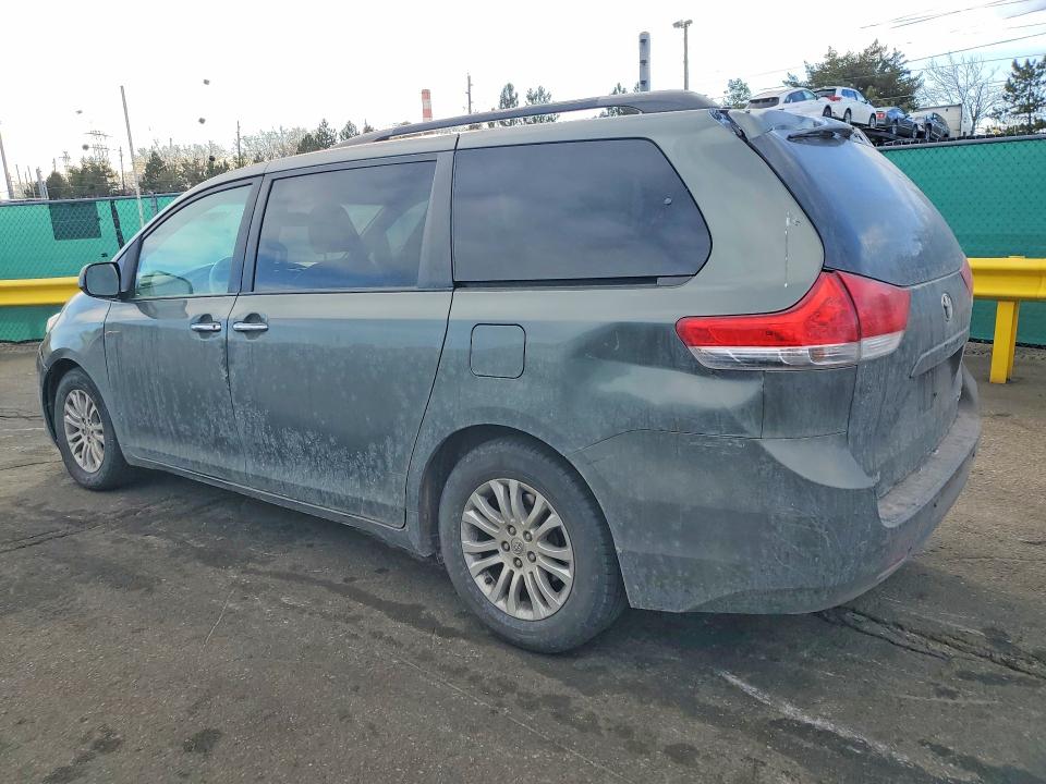 Photo 2 from auction – 2013 TOYOTA SIENNA with VIN 5TDYK3DC4DS401086