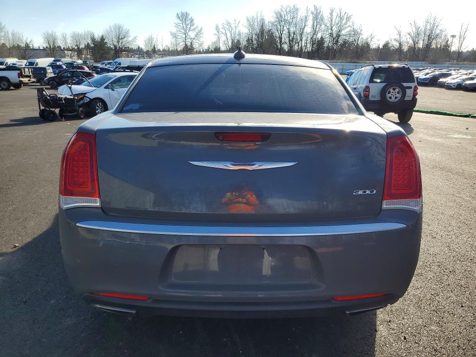 Photo 6 from auction – 2018 CHRYSLER 300 with VIN 2C3CCAAG2JH228864