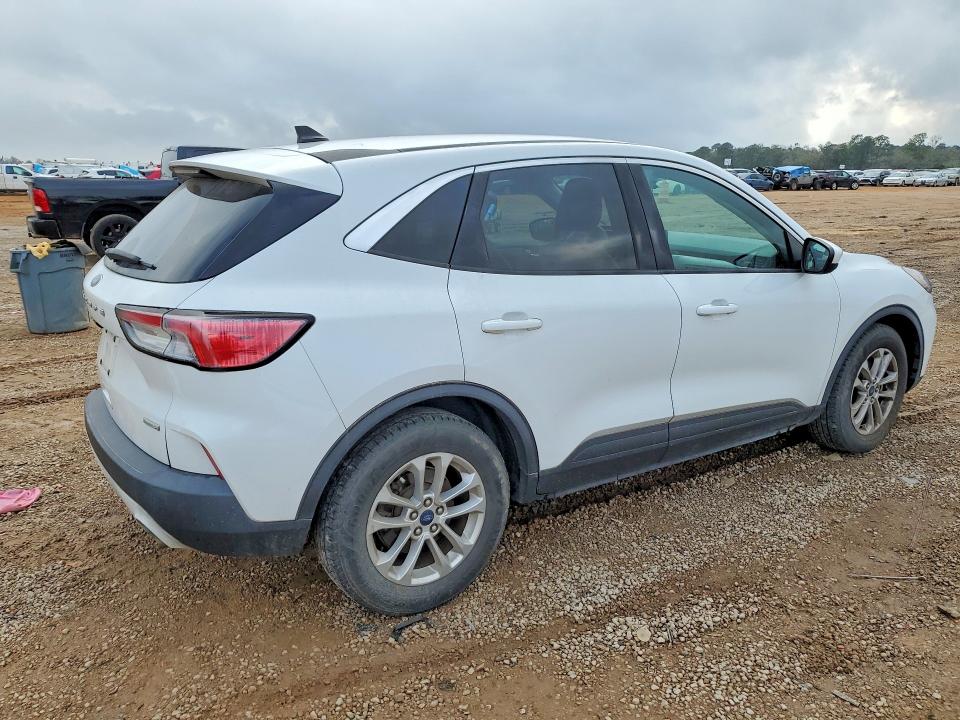 Photo 3 from auction – 2020 FORD ESCAPE with VIN 1FMCU0G60LUB22166