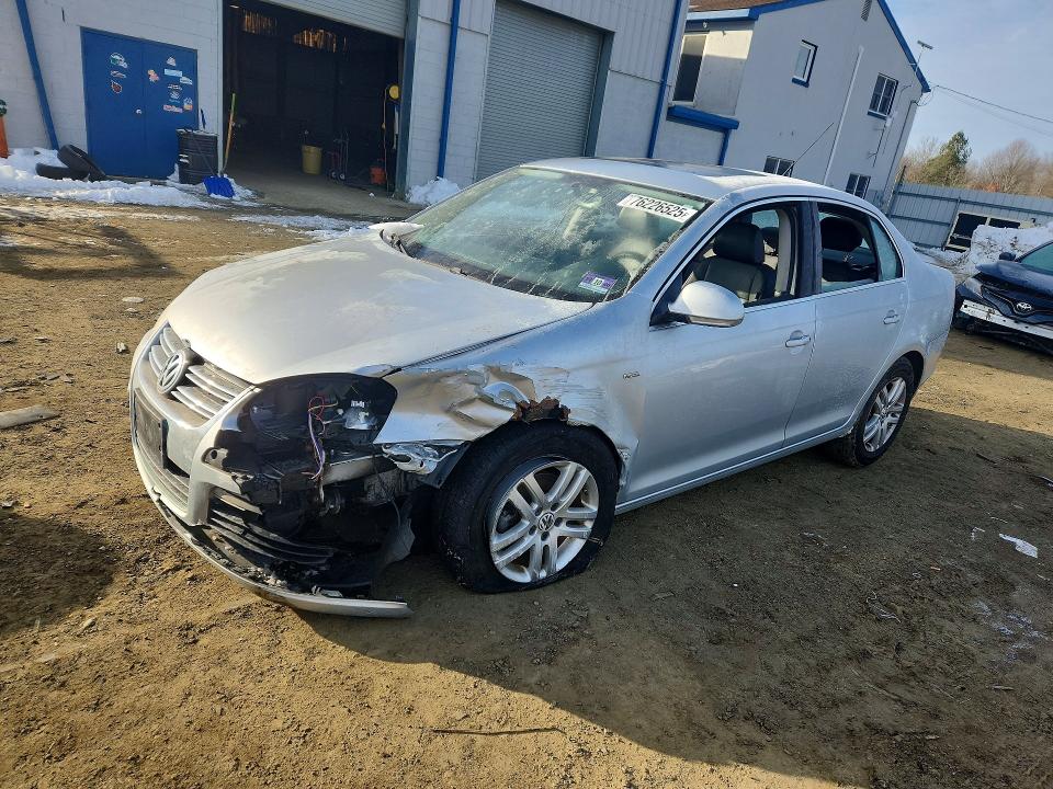 VOLKSWAGEN JETTA 2007 with VIN 3VWEG71K17M143389 - Photo from auction