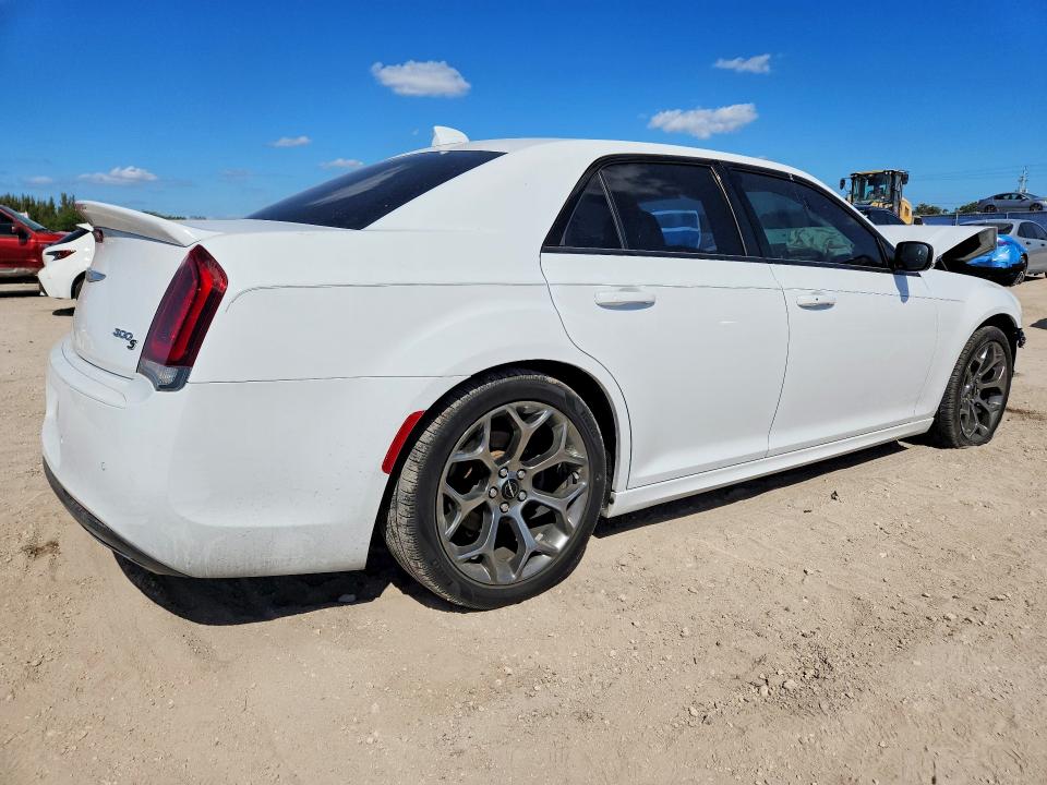 Photo 3 from auction – 2018 CHRYSLER 300 with VIN 2C3CCABG7JH243729