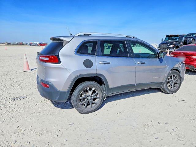 Photo 3 from auction – 2018 JEEP CHEROKEE with VIN 1C4PJLCB3JD573138