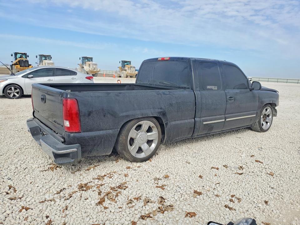 Photo 3 from auction – 2005 CHEVROLET SILVERADO with VIN 2GCEC19V051353075