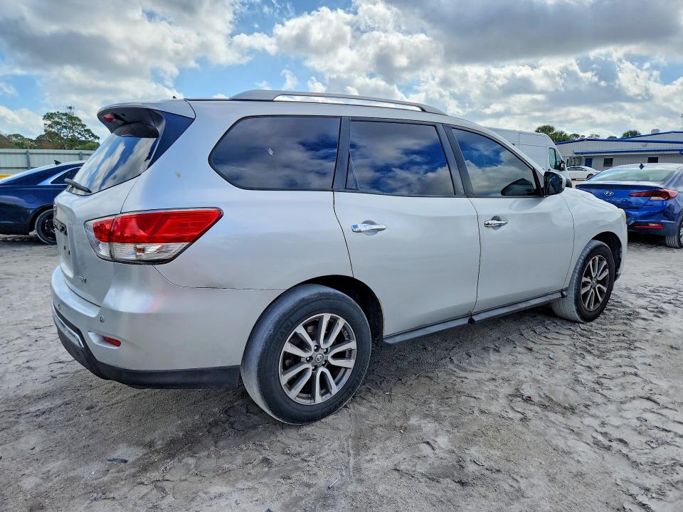 Фото 3 с аукциона – 2014 NISSAN PATHFINDER с VIN 5N1AR2MN4EC600162