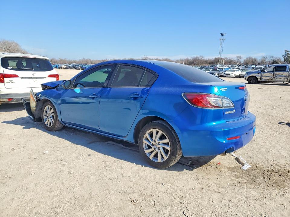 Photo 2 from auction – 2012 MAZDA 3 with VIN JM1BL1V74C1646295