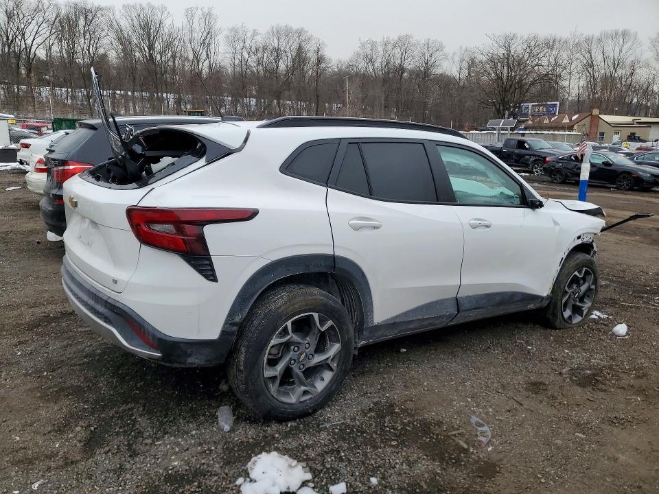 Photo 3 from auction – 2025 CHEVROLET TRAX with VIN KL77LHEP4SC043653