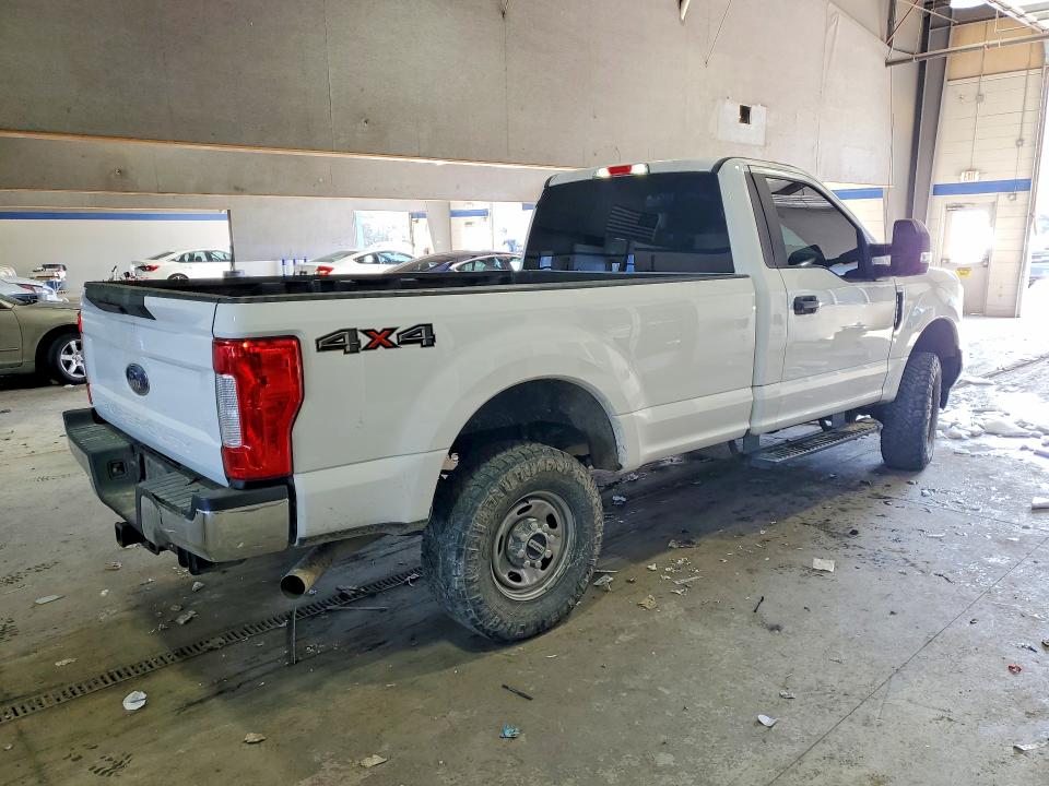 Фото 3 с аукциона – 2019 FORD F250 SUPER с VIN 1FTBF2B65KEE81096
