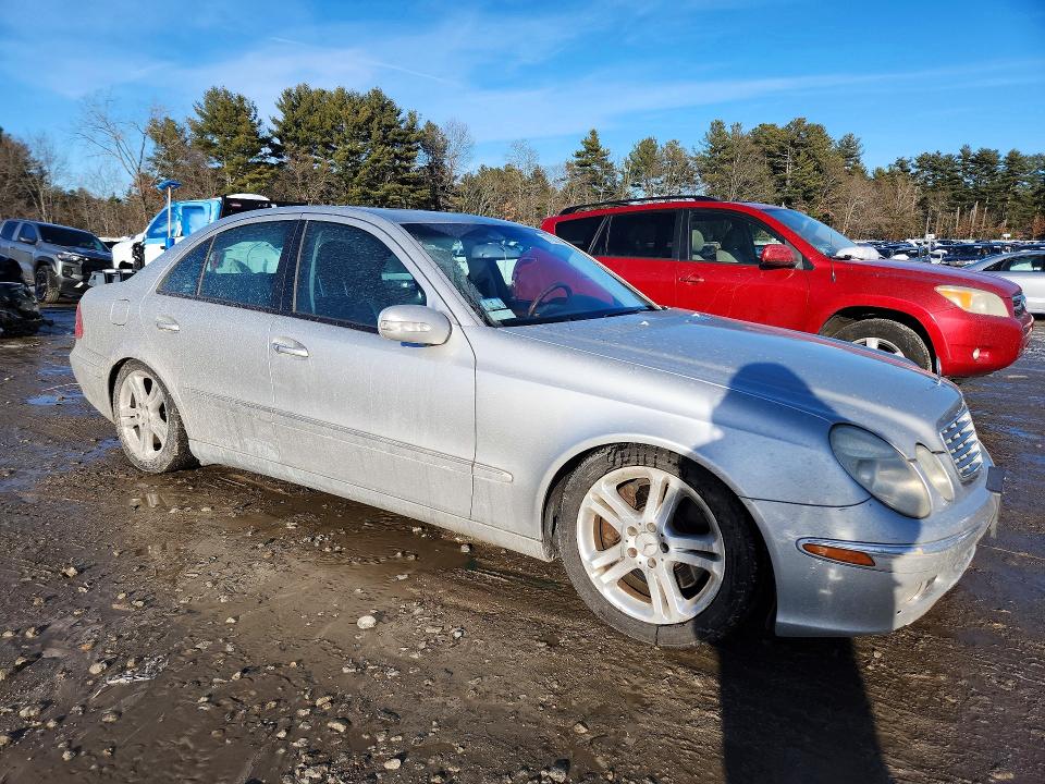 Photo 4 from auction – 2004 MERCEDES-BENZ E with VIN WDBUF83JX4X123478