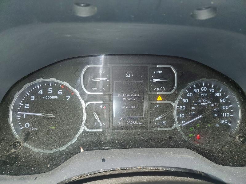 Photo 9 from auction – 2018 TOYOTA TUNDRA with VIN 5TFDY5F17JX726499