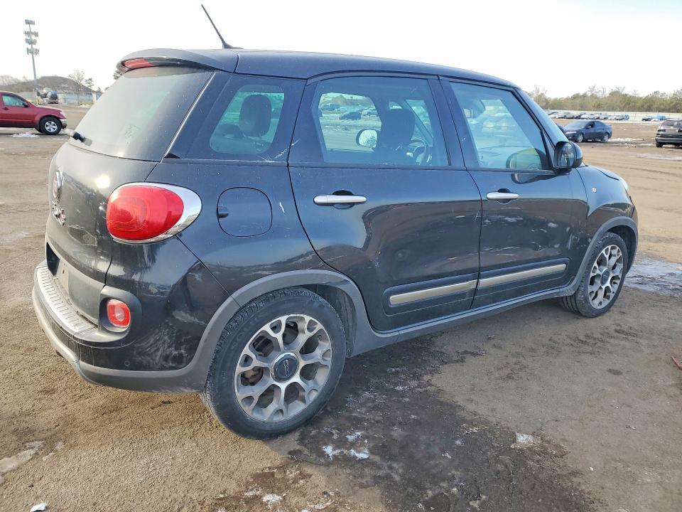 Photo 3 from auction – 2014 FIAT 500L with VIN ZFBCFADH1EZ015744