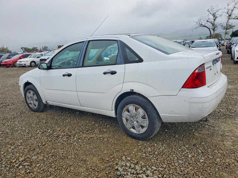 Photo 2 from auction – 2007 FORD FOCUS with VIN 1FAHP34N07W232889