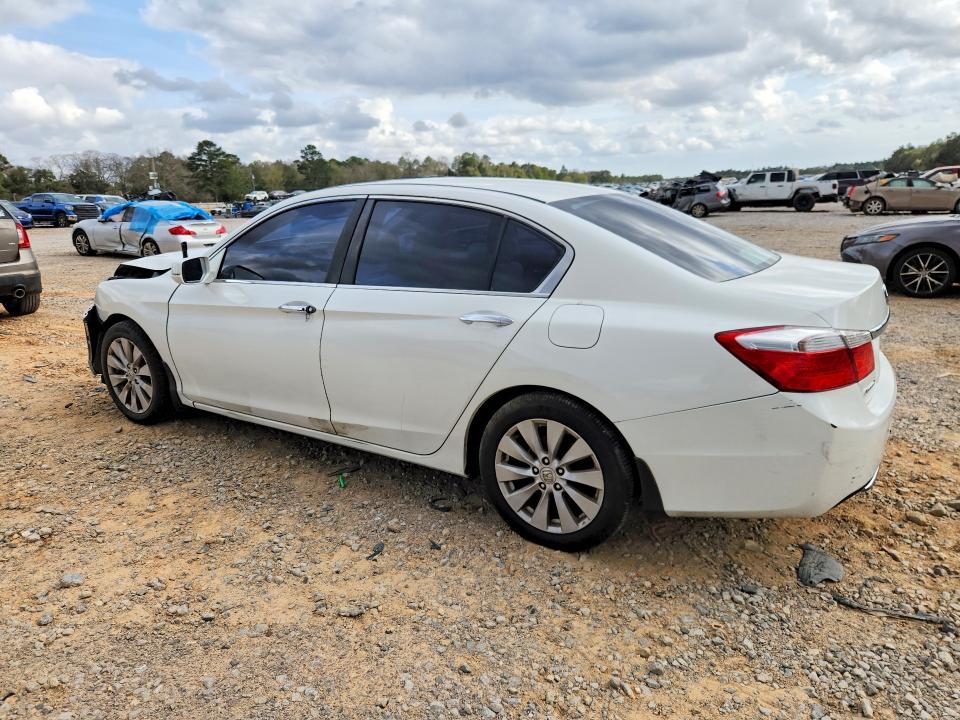 Photo 2 from auction – 2015 HONDA ACCORD with VIN 1HGCR2F75FA061657