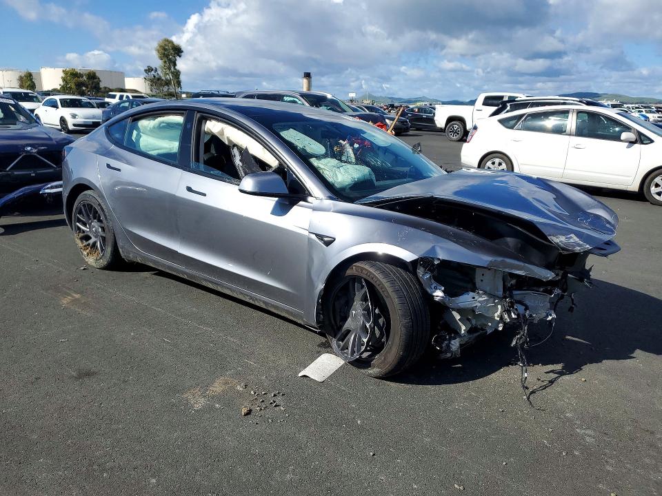 Photo 4 from auction – 2025 TESLA MODEL 3 with VIN 5YJ3E1EA8SF960368