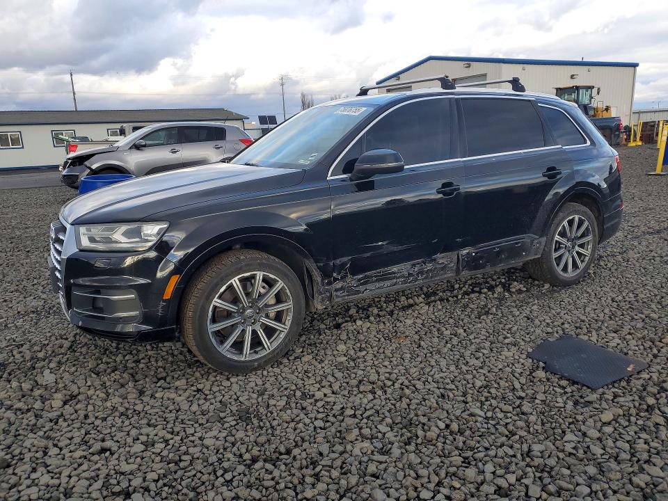 AUDI Q7 PREMIUM 2017 with VIN WA1LAAF70HD001040 - Photo from auction