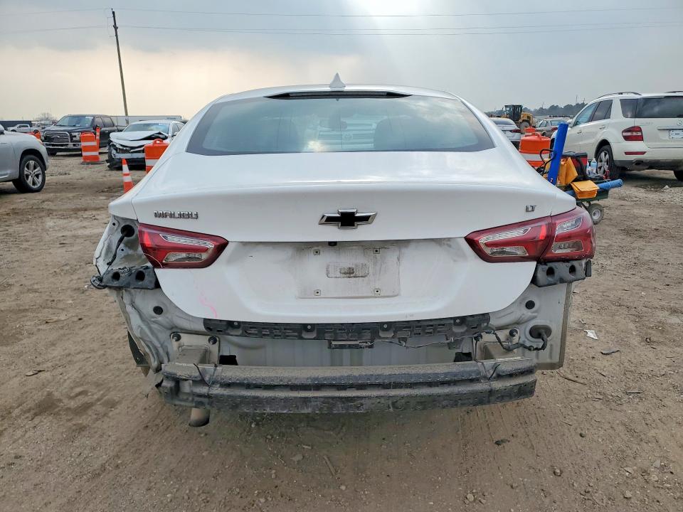 Photo 6 from auction – 2021 CHEVROLET MALIBU with VIN 1G1ZD5ST5MF070878