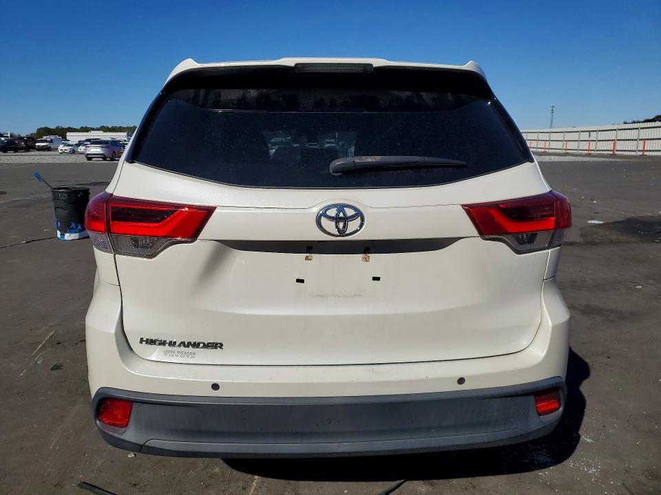 Photo 6 from auction – 2017 TOYOTA HIGHLANDER with VIN 5TDZARFH4HS029421