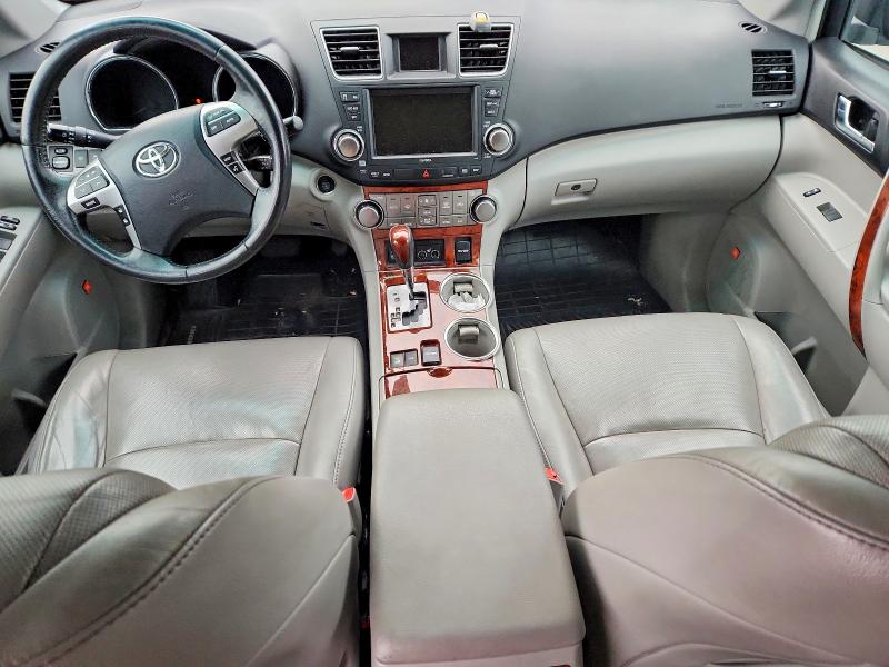Photo 8 from auction – 2011 TOYOTA HIGHLANDER with VIN 5TDDK3EH2BS083460