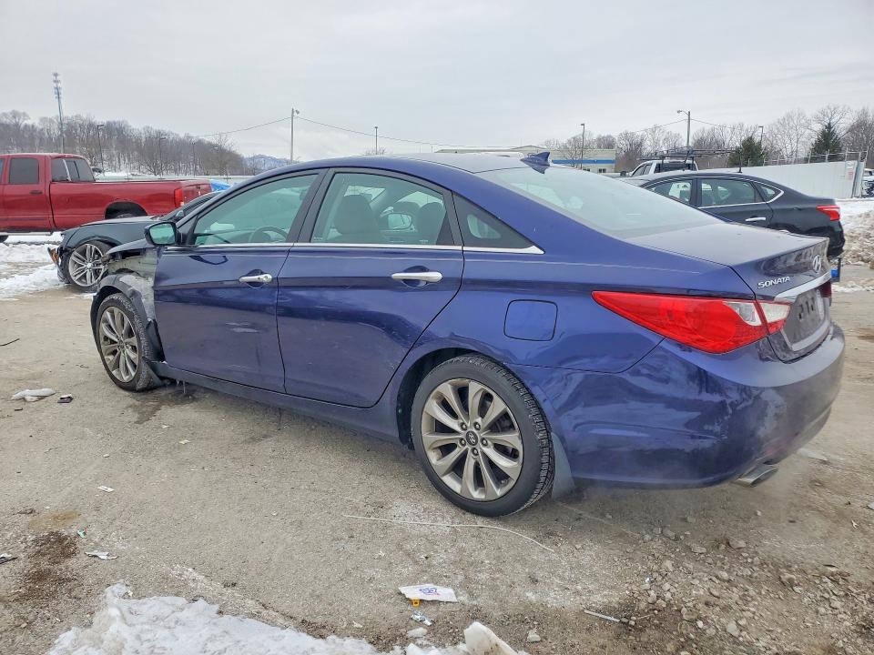 Foto 2 de la subasta – 2013 HYUNDAI SONATA SE con VIN 5NPEC4AC1DH807312
