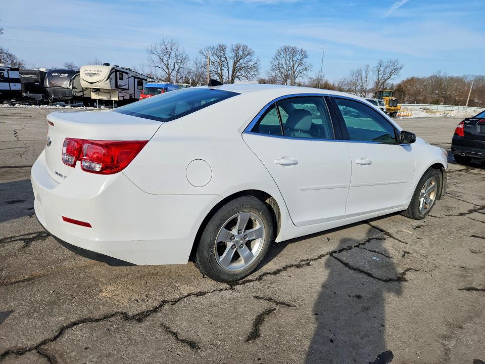 Photo 3 from auction – 2014 CHEVROLET MALIBU LS with VIN 1G11B5SL2EF182803
