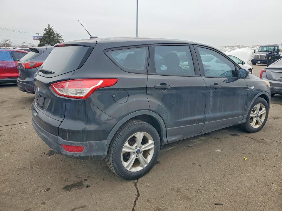 Photo 3 from auction – 2014 FORD ESCAPE S with VIN 1FMCU0F71EUE09867