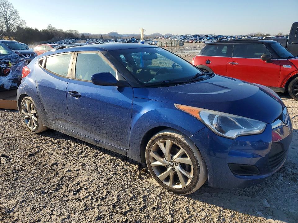 Zdjęcie 4 z aukcji – 2016 HYUNDAI VELOSTER z VIN KMHTC6AD5GU291862