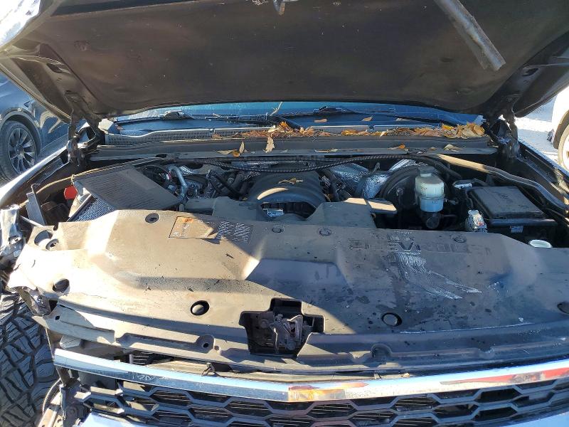 Фото 12 с аукциона – 2016 CHEVROLET SUBURBAN с VIN 1GNSCHKC1GR454650