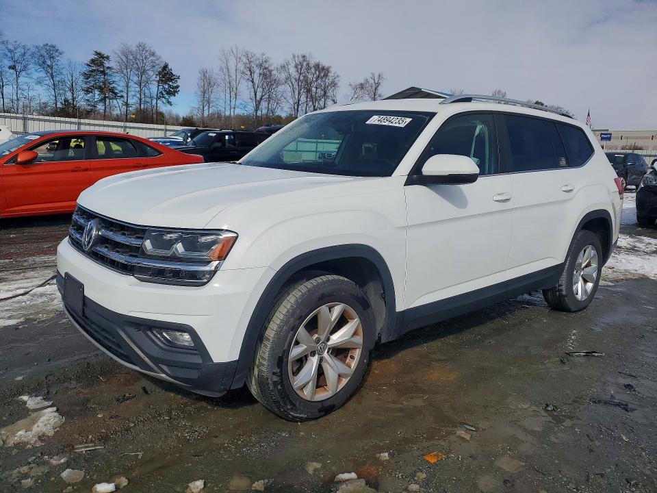 VOLKSWAGEN ATLAS SE 2018 with VIN 1V2CR2CA0JC587057 - Photo from auction