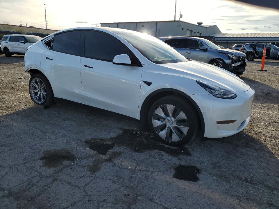 Photo 4 from auction – 2022 TESLA MODEL Y with VIN 7SAYGAEE0NF339751