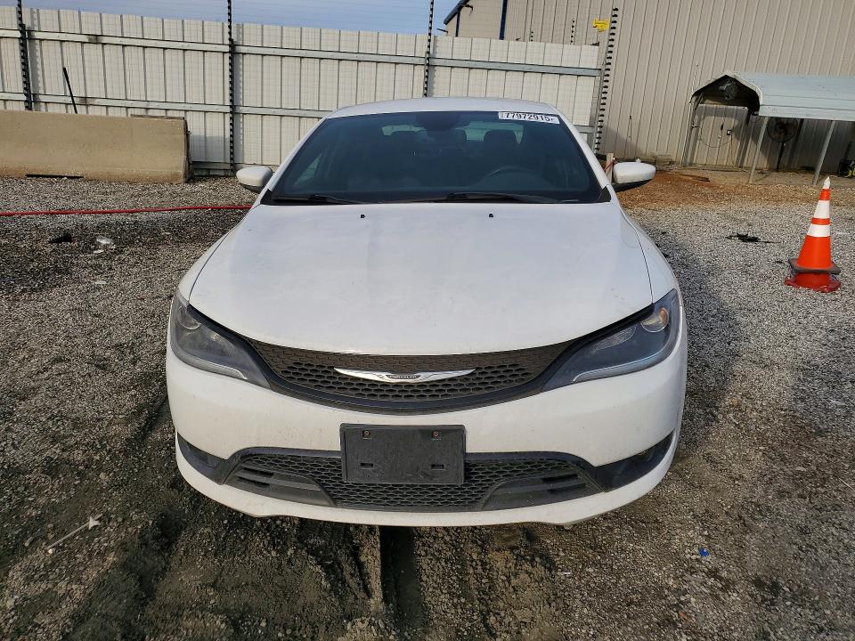 Photo 5 from auction – 2015 CHRYSLER 200 with VIN 1C3CCCBB2FN683713