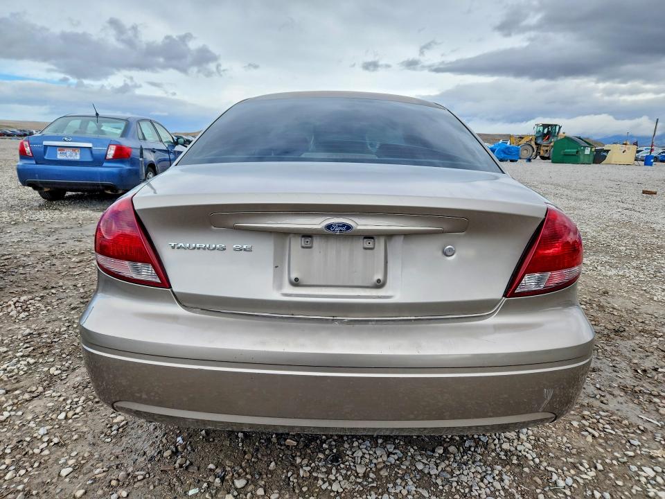 Photo 6 from auction – 2004 FORD TAURUS SE with VIN 1FAFP53214G192094