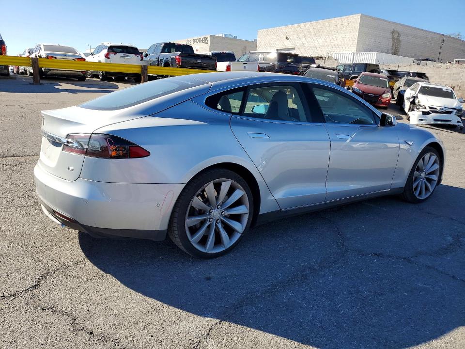 Photo 3 from auction – 2014 TESLA MODEL S with VIN 5YJSA1H11EFP56700