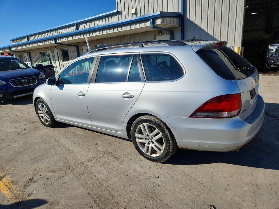 Photo 2 from auction – 2014 VOLKSWAGEN JETTA with VIN 3VWPL7AJ9EM608123