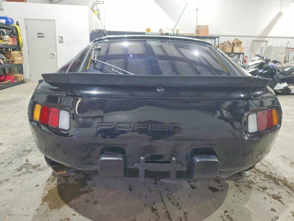 Photo 6 from auction – 1982 PORSCHE 928 with VIN WP0JA0921CS821834