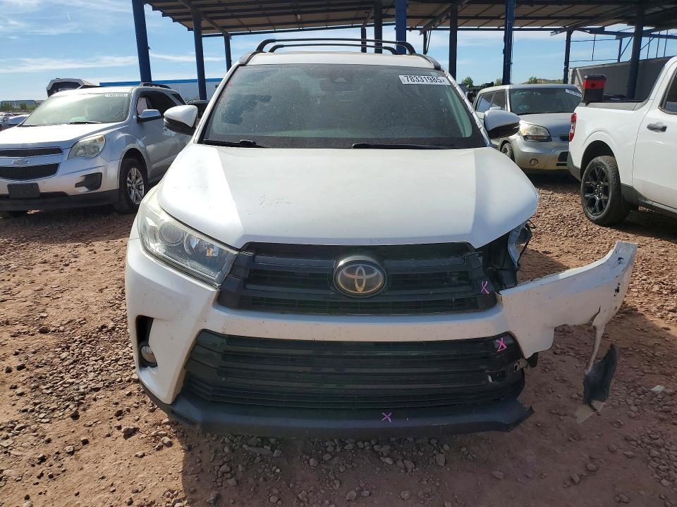 Photo 5 from auction – 2018 TOYOTA HIGHLANDER with VIN 5TDJZRFH3JS553560