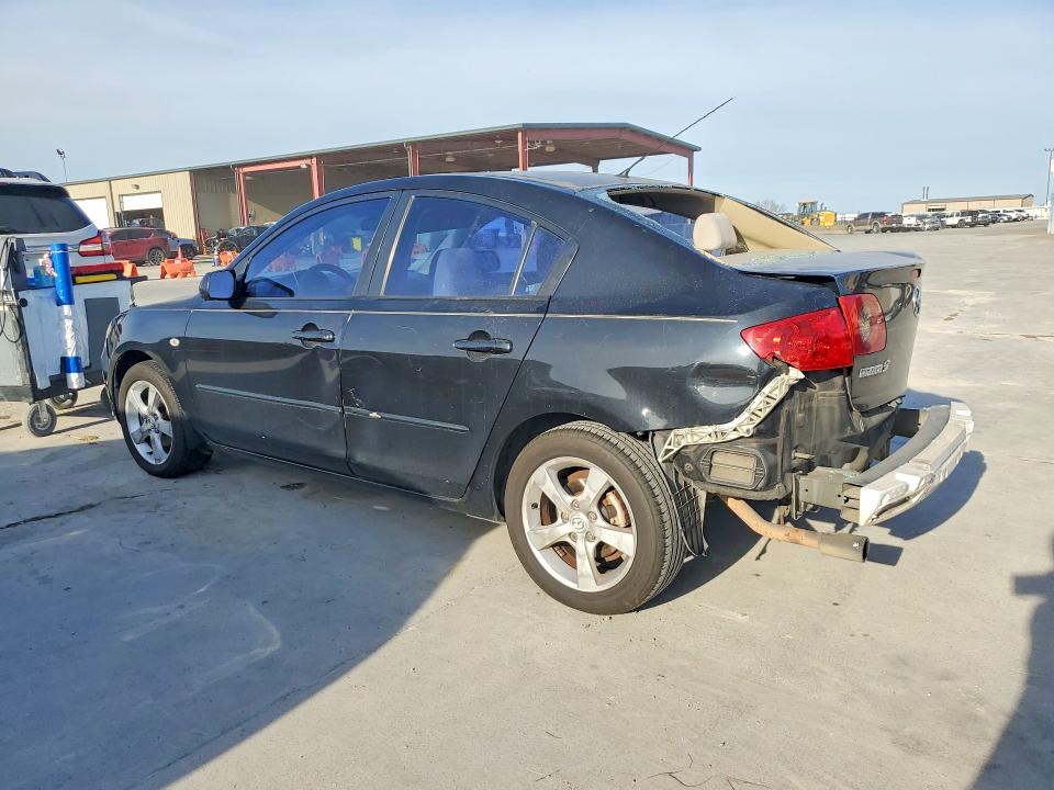 Photo 2 from auction – 2006 MAZDA 3 with VIN JM1BK12F561535550
