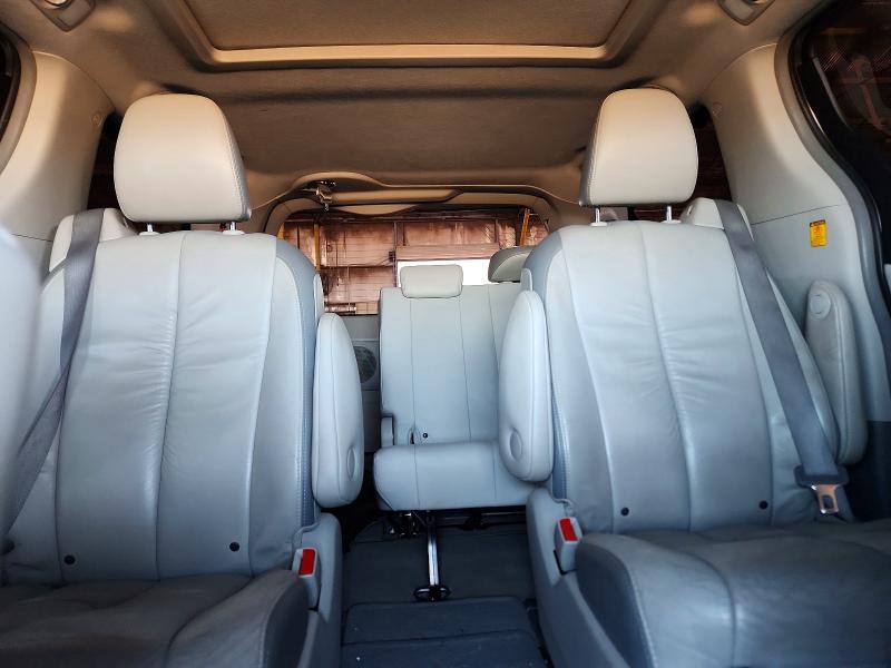 Photo 10 from auction – 2011 TOYOTA SIENNA with VIN 5TDYK3DC0BS118147