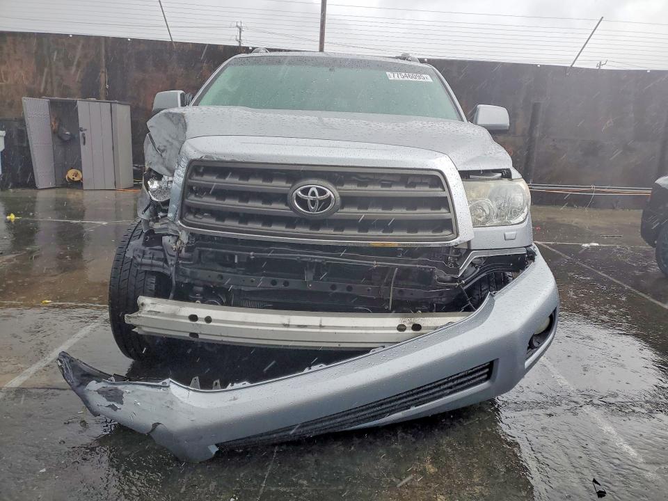 Photo 5 from auction – 2012 TOYOTA SEQUOIA with VIN 5TDZM5G13CS004178