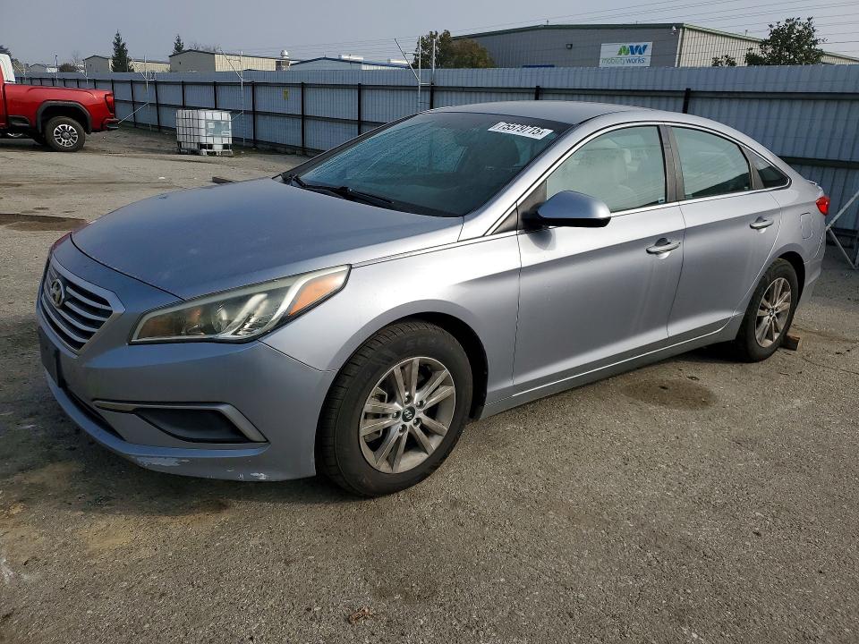 HYUNDAI SONATA SE 2016 with VIN 5NPE24AF9GH266818 - Photo from auction