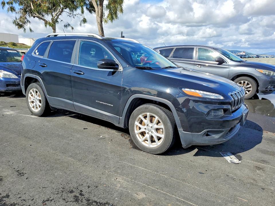 Foto 4 de la subasta – 2018 JEEP CHEROKEE L con VIN 1C4PJLCB4JD538768