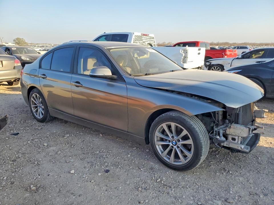Photo 4 from auction – 2016 BMW 320 with VIN WBA8E1G55GNU10038