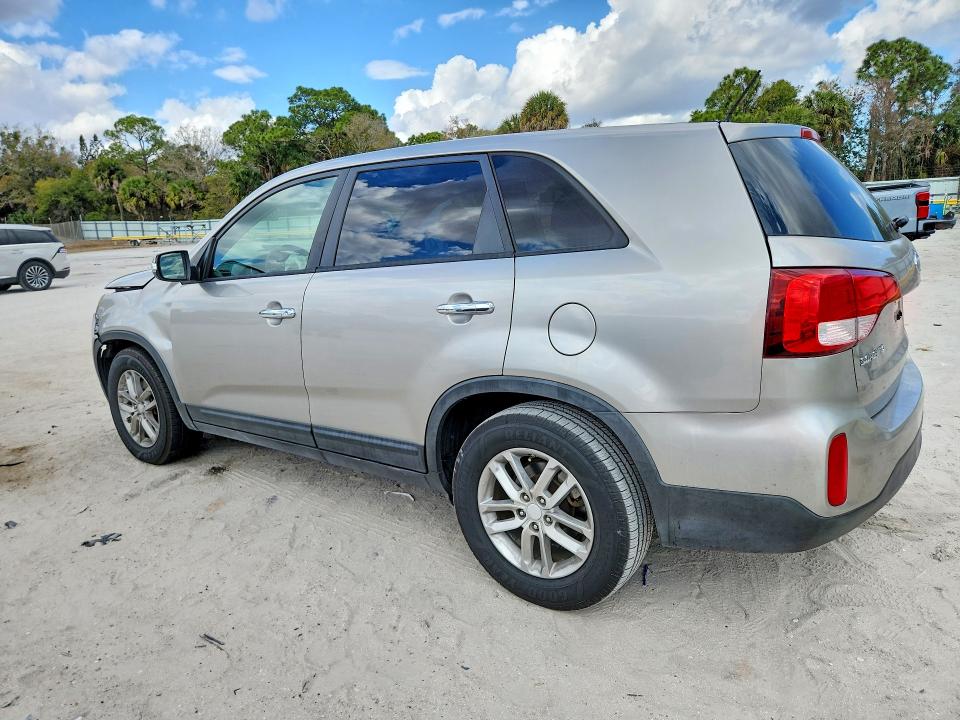Photo 2 from auction – 2015 KIA SORENTO with VIN 5XYKT3A61FG590880