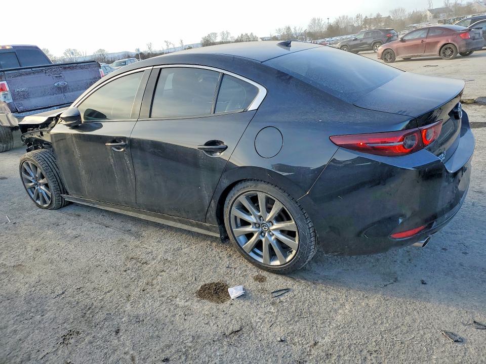 Photo 2 from auction – 2020 MAZDA 3 PREMIUM with VIN 3MZBPBEM8LM125578