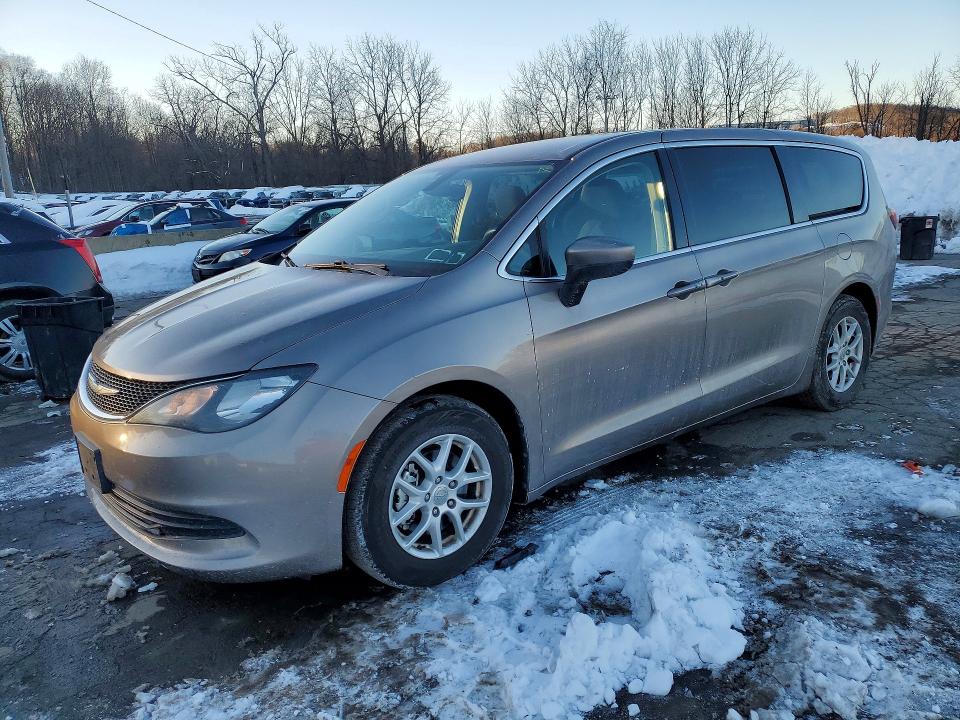 CHRYSLER PACIFICA T 2017 with VIN 2C4RC1DG1HR537182 - Photo from auction